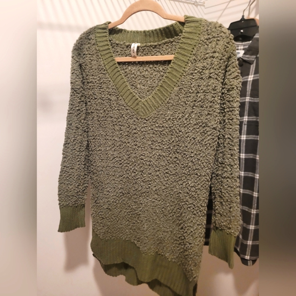 Popcorn V- Neck Sweater